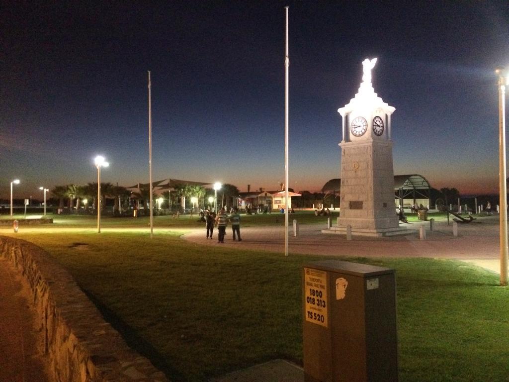 Adelaide - Semaphore Beach Front Exteriör bild
