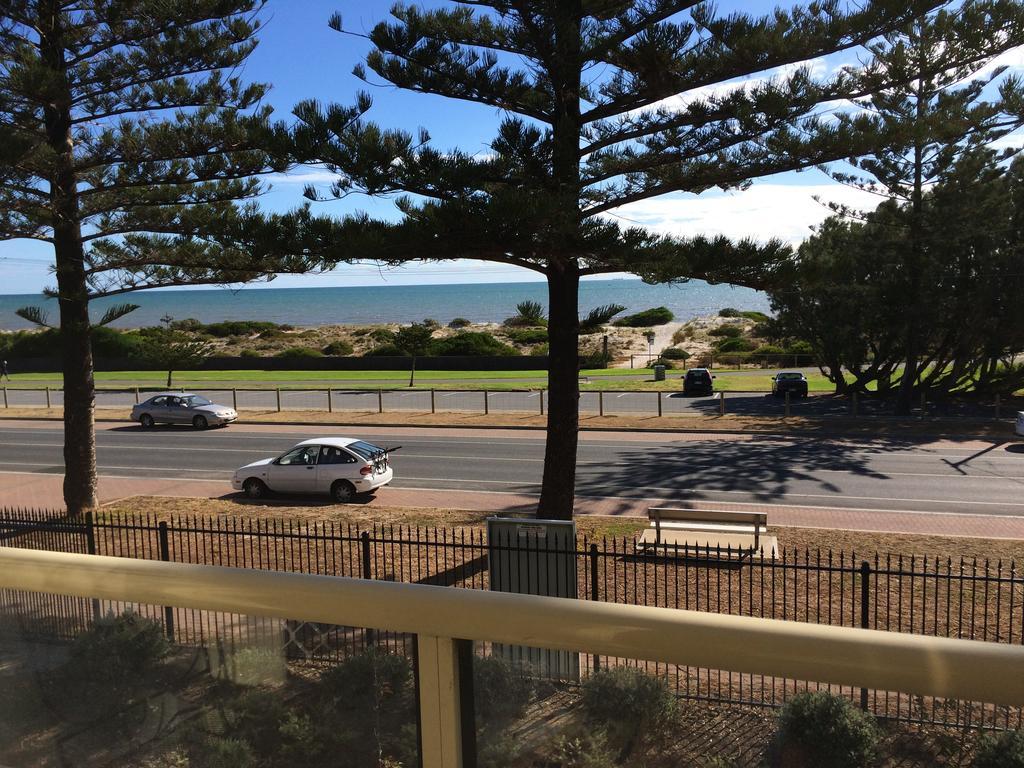 Adelaide - Semaphore Beach Front Lägenhet Exteriör bild