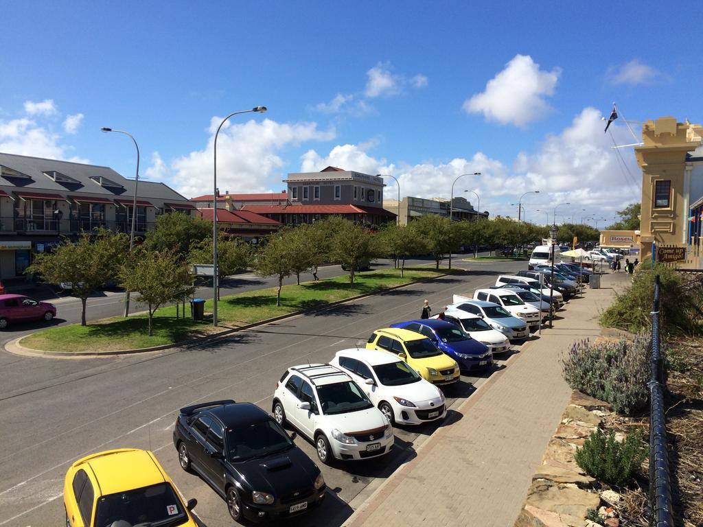 Adelaide - Semaphore Beach Front Lägenhet Exteriör bild