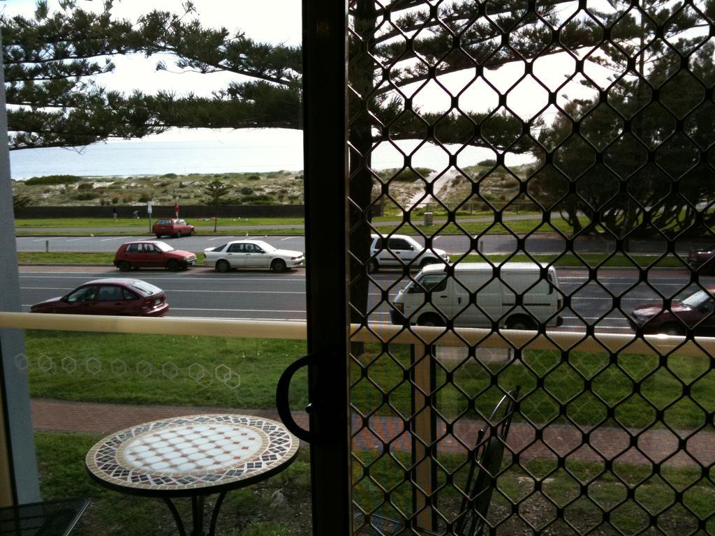 Adelaide - Semaphore Beach Front Lägenhet Exteriör bild