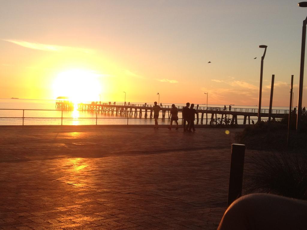 Adelaide - Semaphore Beach Front Lägenhet Exteriör bild